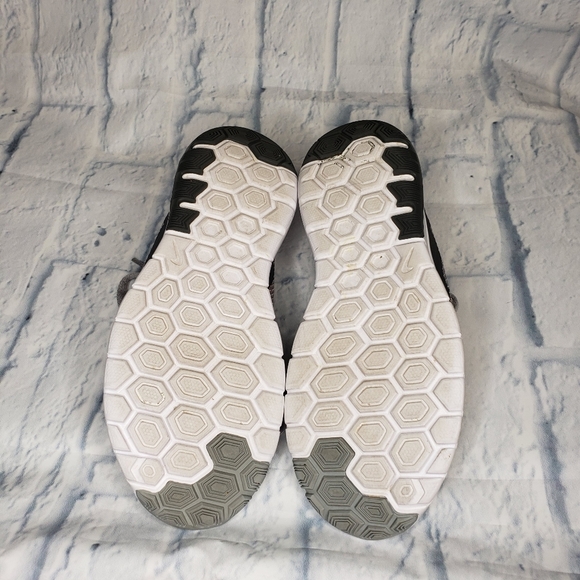 Nike Sneakers size 6.5 - Picture 8 of 9